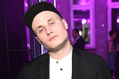 Уехавший на фоне СВО актер «Метода» продолжил зарабатывать в России