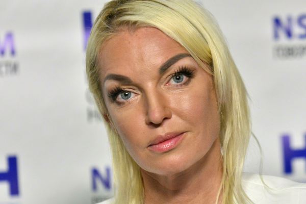 Суд взыскал с Волочковой задолженность