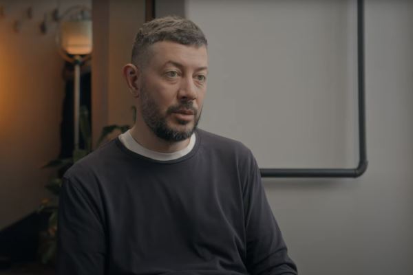 «50 девушек и я»: Артемий Лебедев в детстве работал парикмахером
