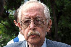 Актеру Ливанову удалили тромбы