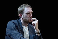 Зрителей возмутило участие в ремейке «Москва слезам не верит» сбежавшего в США актера