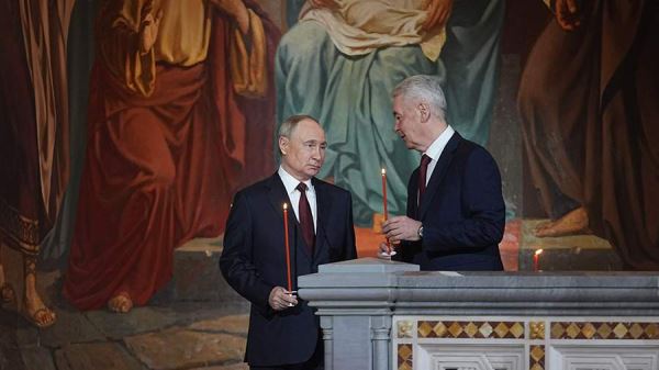 Путин приехал в храм Христа Спасителя