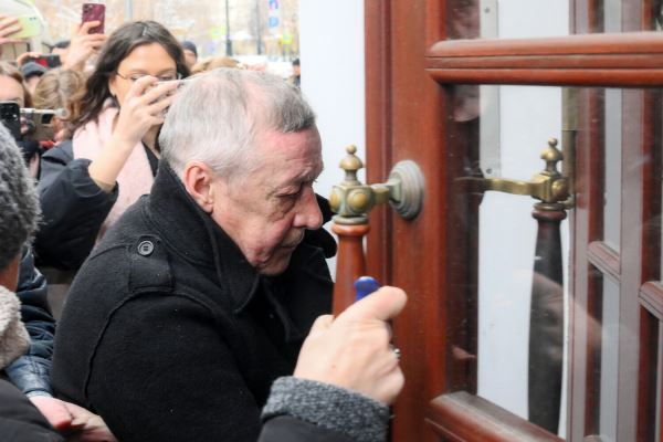 Соседи рассказали об обстановке в доме Михаила Ефремова