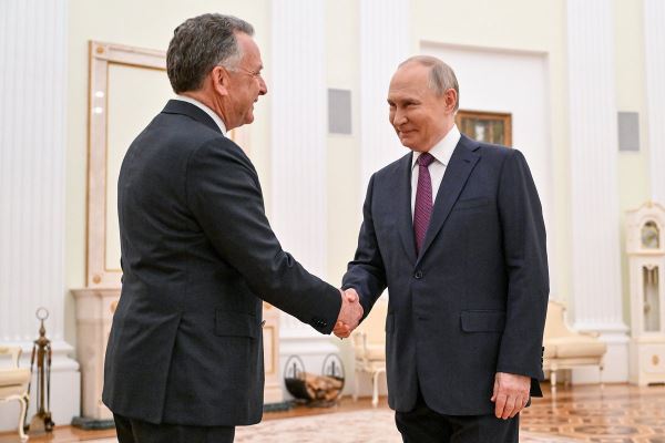 Путин и спецпосланник Трампа три часа беседовали в Кремле. Как прошли переговоры и чего удалось достичь?