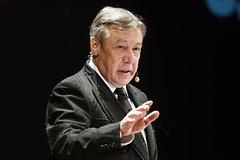 Затворничество Ефремова объяснили