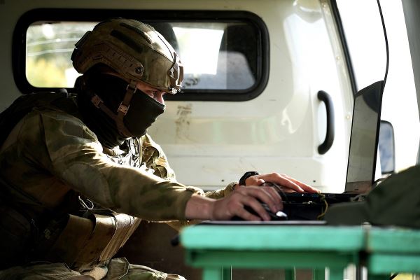 Россия несколько раз атаковала Украину за ночь. По регионам ударили ракетами, дронами-камикадзе и авиабомбами
